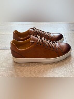 100% Authentic Magnanni Tan/Brown Leather Low-Top Sneakers